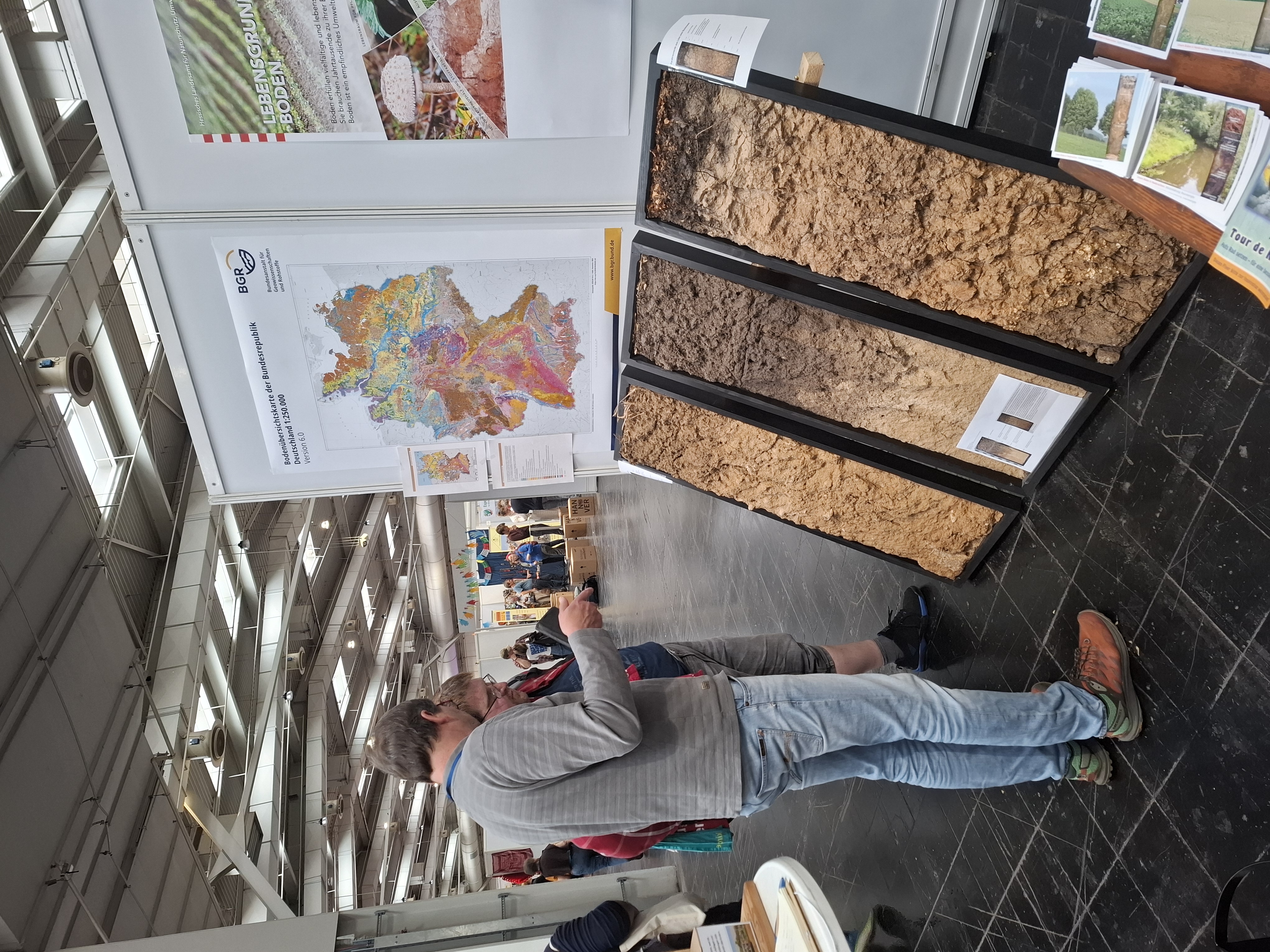 DEKT Hannover 2025 AGU-Stand Boden